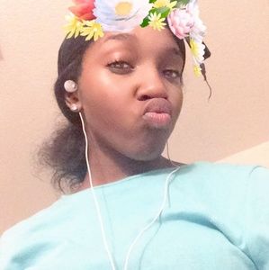 Meet your Posher, Elle